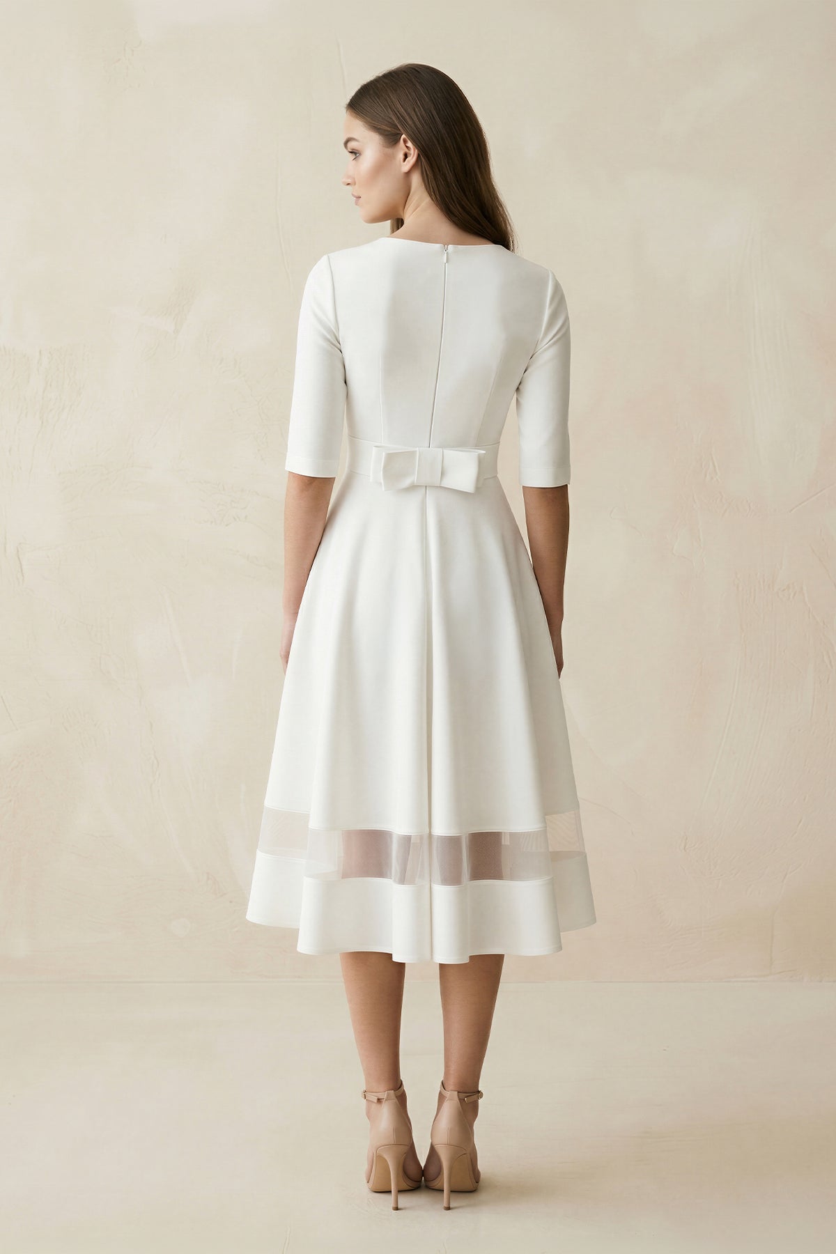 Robe de mariée blanche trapèze en satin à col V manches courtes - Harana