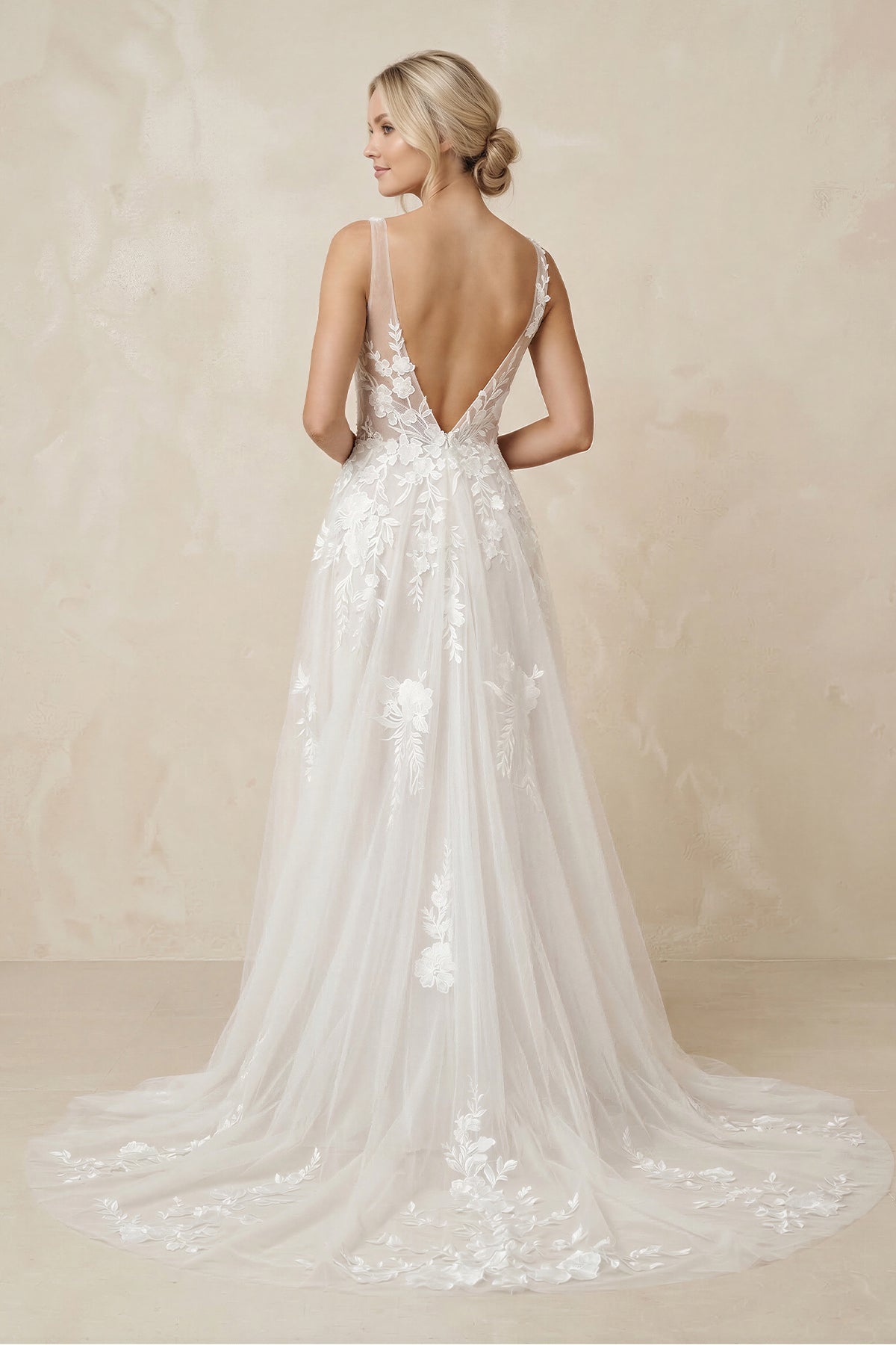 Robe de mariée blanche trapèze en tulle à col V sans manches - Harana