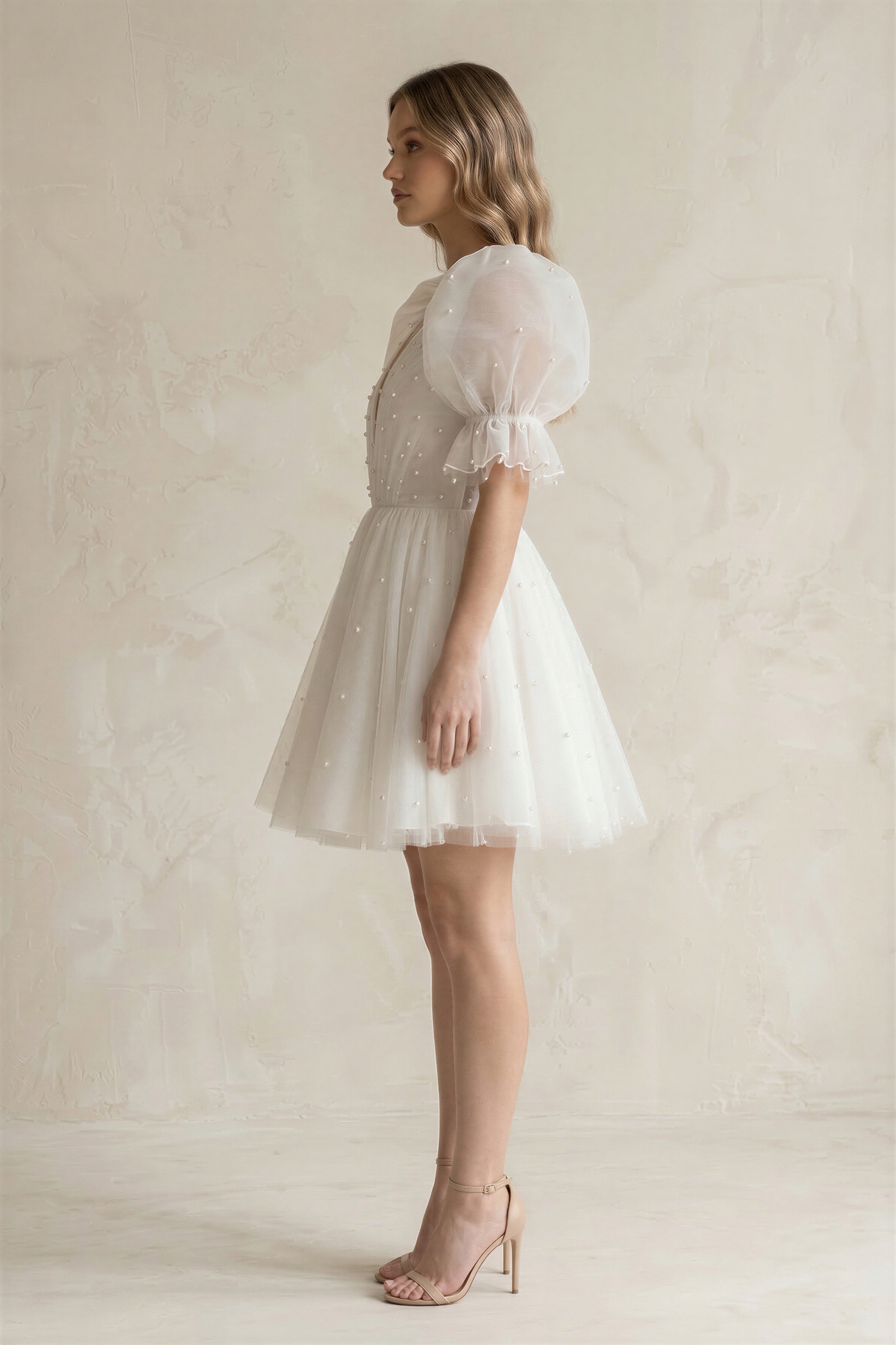 Robe de mariée ivoire trapèze en tulle à col V manches courtes - Harana