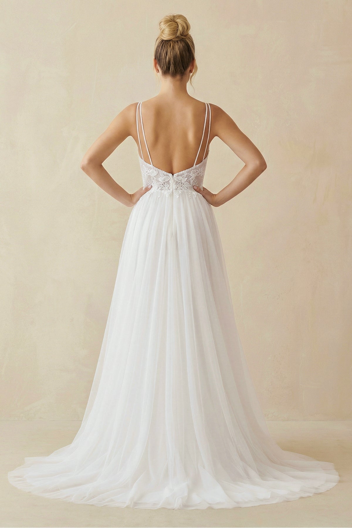 Robe de mariée blanche trapèze en tulle à col V sans manches - Harana