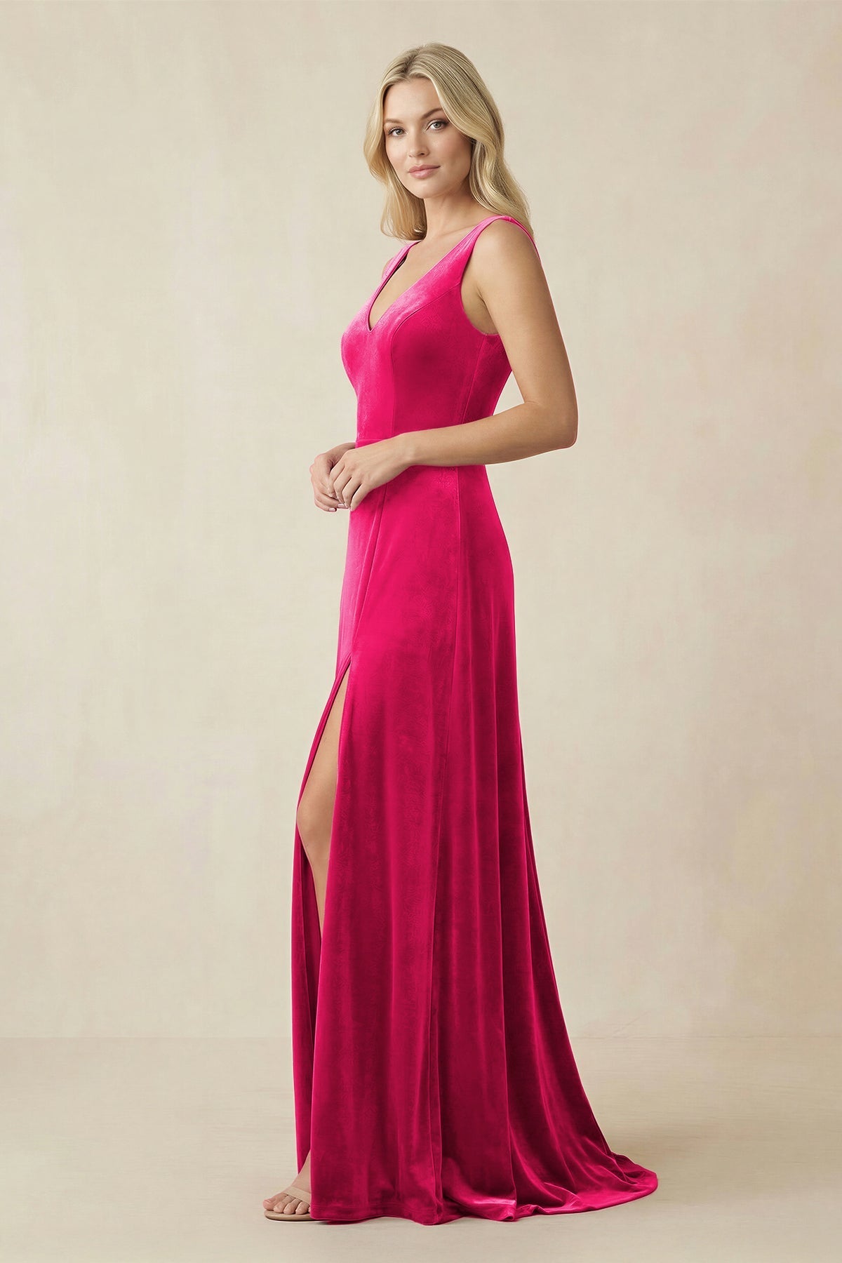 Robe demoiselle d’honneur fuchsia longue col V sans manches froncée - Harana