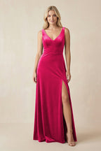 Robe demoiselle d’honneur fuchsia longue col V sans manches froncée - Harana