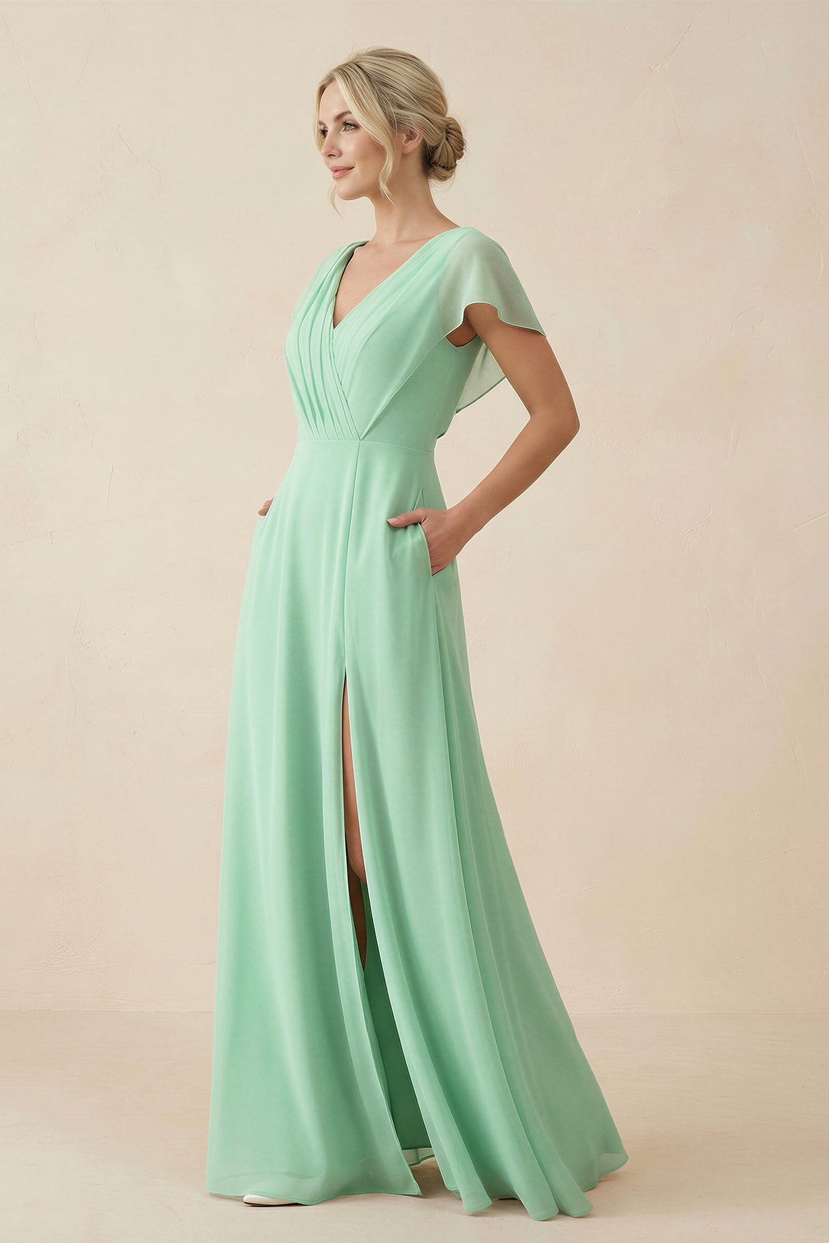 Robe demoiselle d’honneur pale pistachio longue col V effet drapé à volants - Harana