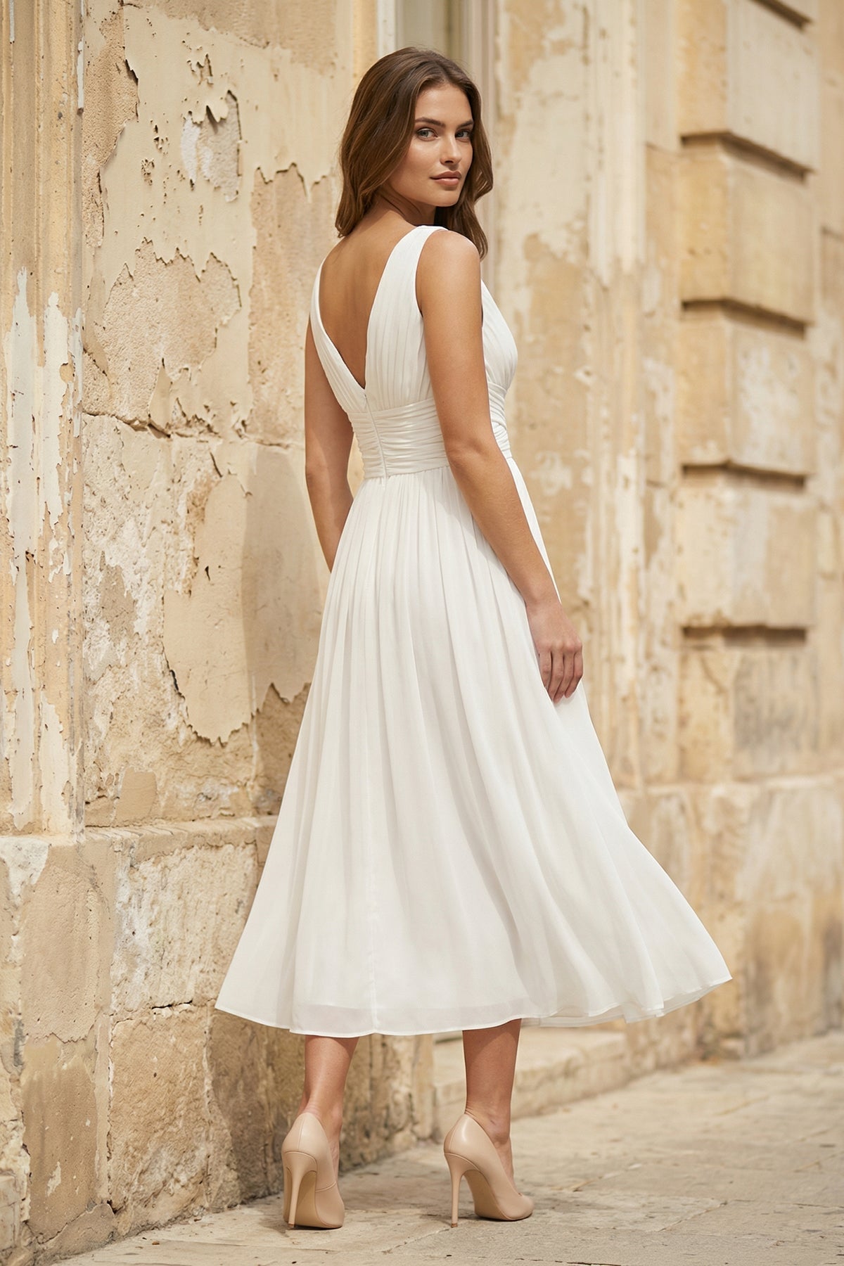 Robe de mariée blanche trapèze en mousseline à col V sans manches - Harana