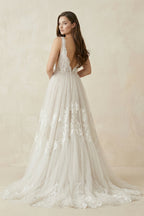 Robe de mariée blanche et nude trapèze en dentelle à col V - Harana