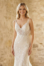 Robe de mariée blanche et nude en dentelle coupe sirène à col V - Harana