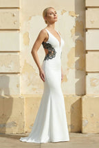 Robe de mariée noire et blanche satinée coupe sirène à col V - Harana