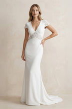 Robe de mariée blanche satinée coupe sirène à col V et manches courtes - Harana