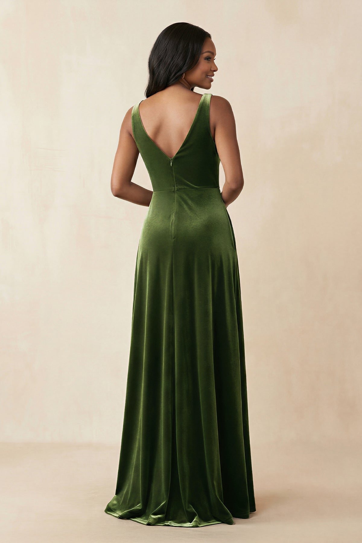 Robe demoiselle d’honneur olive longue col V sans manches froncée - Harana