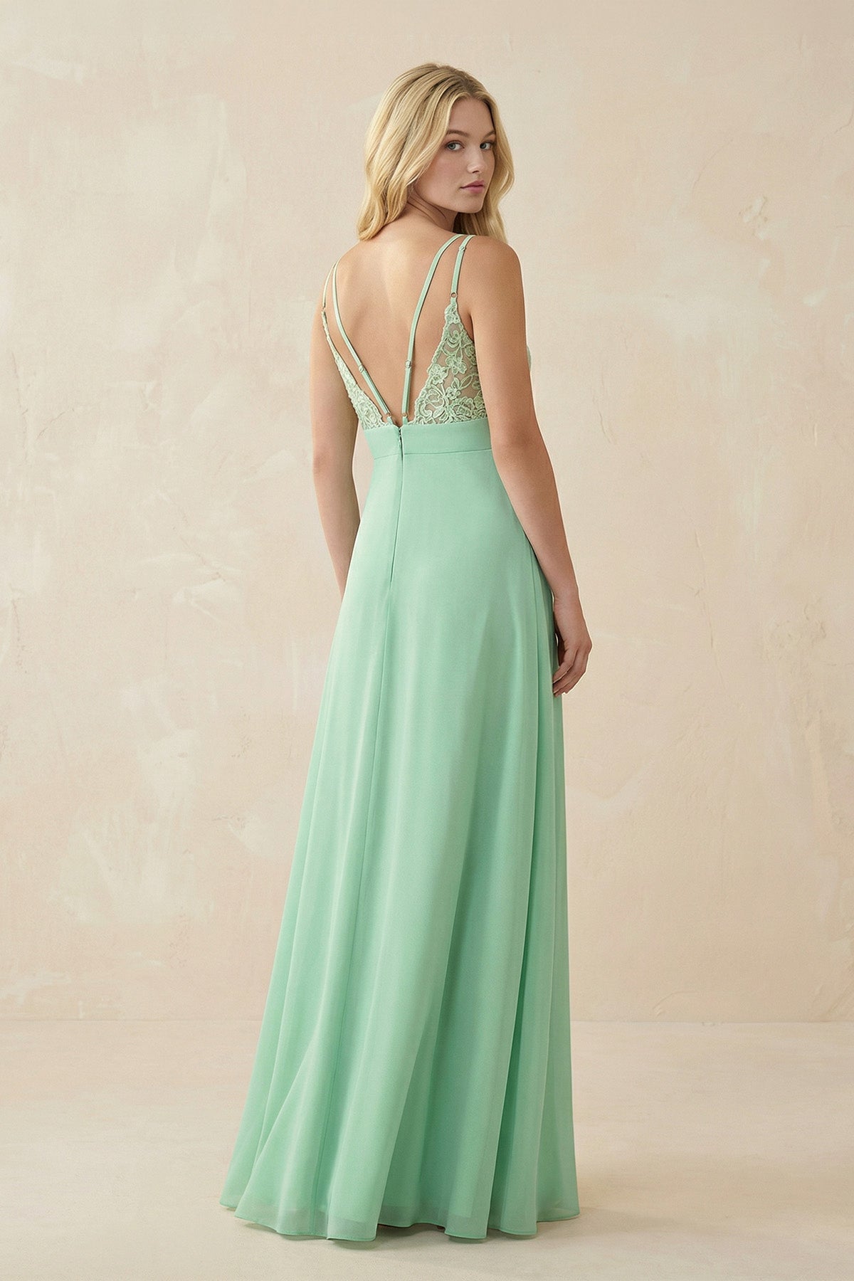 Robe demoiselle d’honneur pale pistachio longue col V sans manches avec fente - Harana