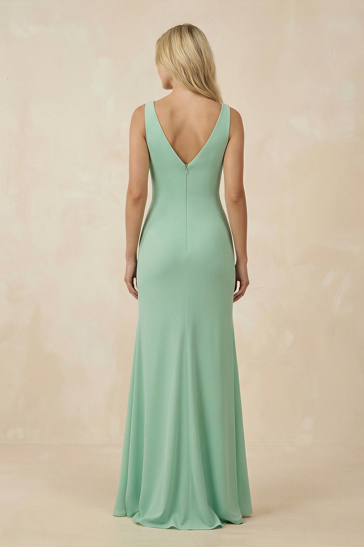 Robe demoiselle d’honneur pale pistachio longue col V sans manches avec fente - Harana