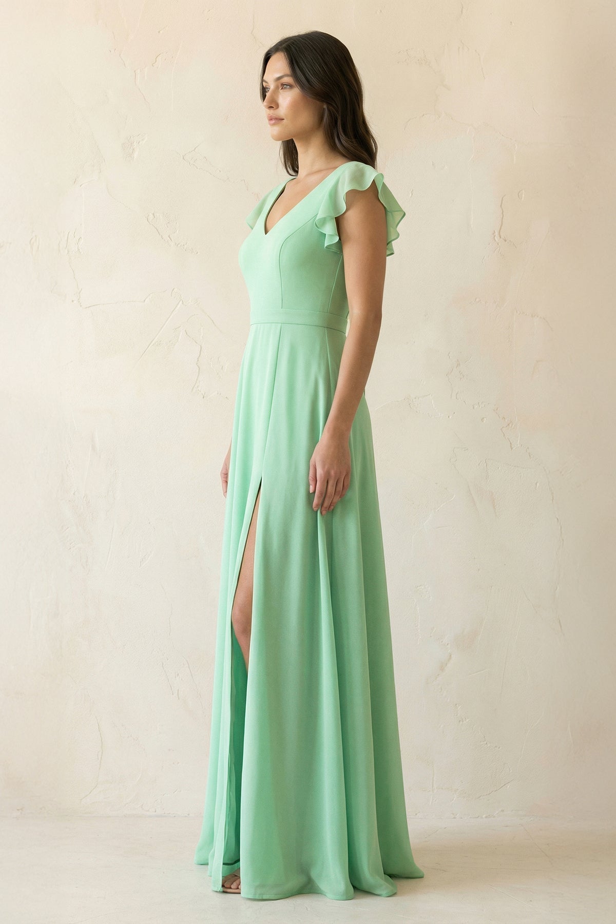 Robe demoiselle d’honneur pale pistachio longue col V manches courtes à volants - Harana