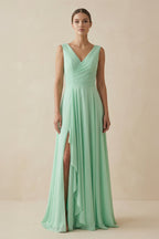 Robe demoiselle d’honneur pale pistachio longue col V sans manches avec fente - Harana