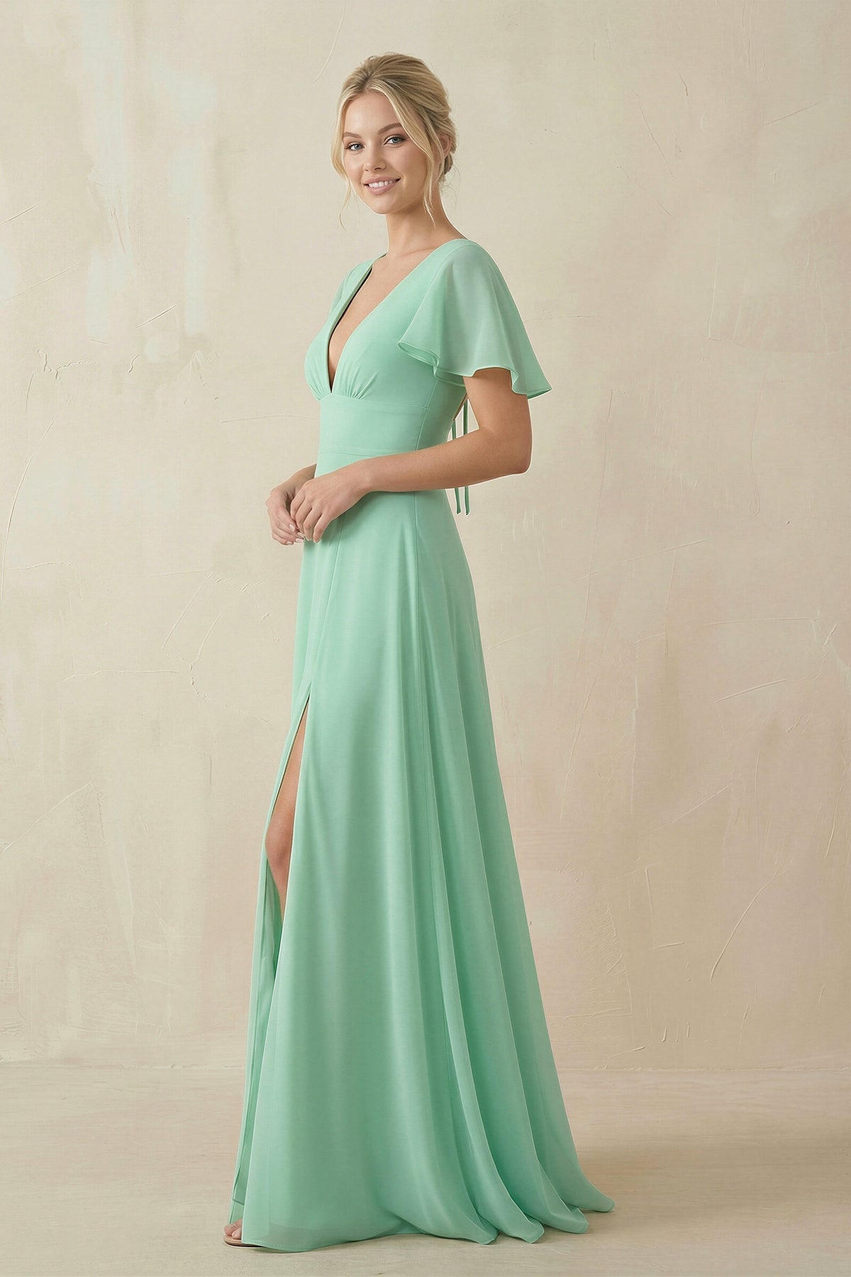 Robe demoiselle d’honneur pale pistachio longue col V manches courtes avec fente - Harana