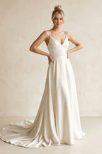 Robe de mariée blanche trapèze en satin à col V sans manches - Harana