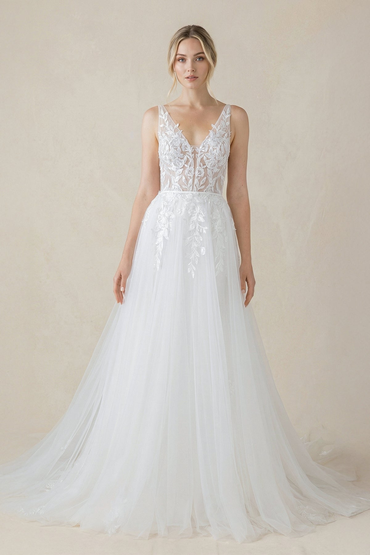 Robe de mariée blanche en satin silhouette sirène à col V - Harana