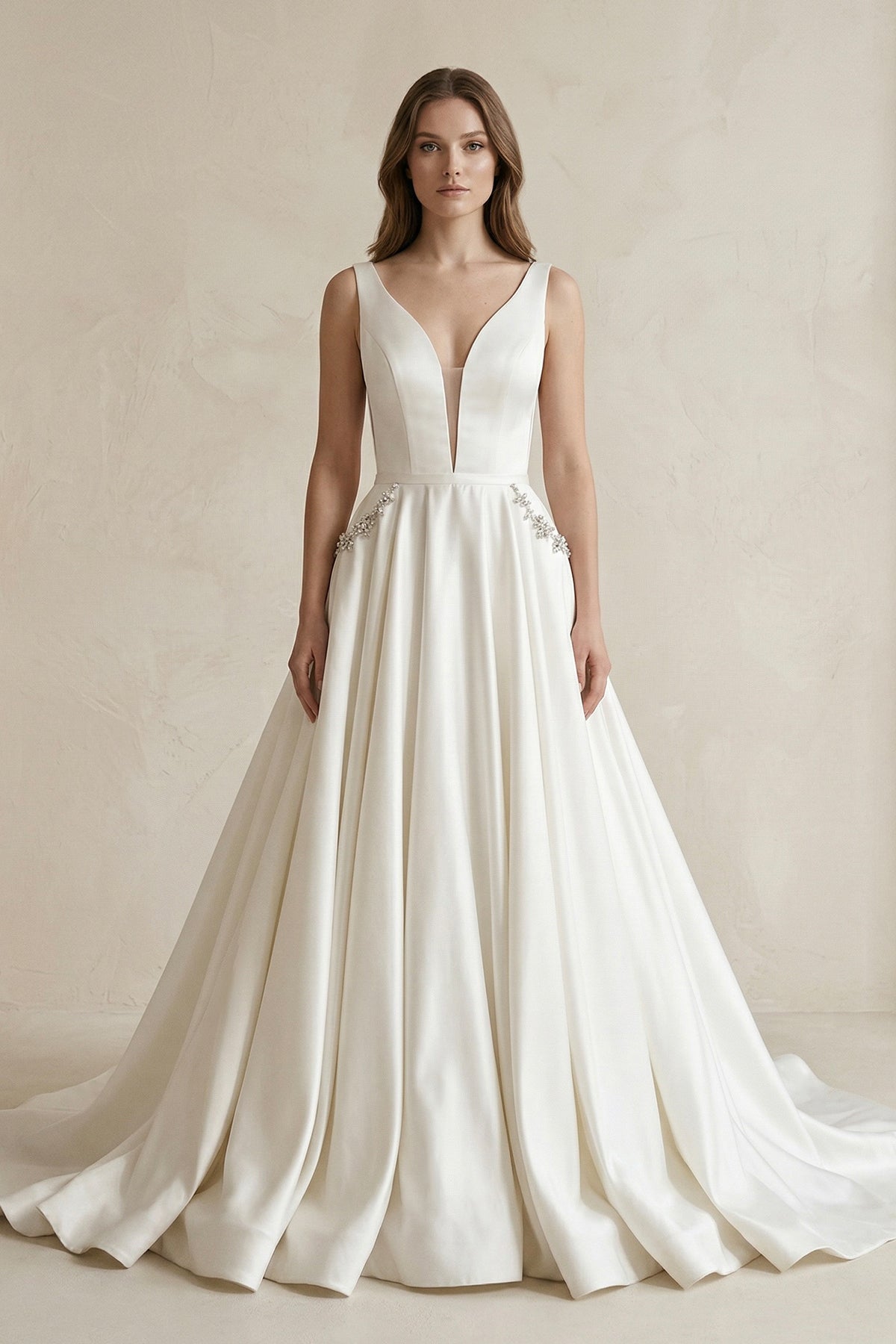 Robe de mariée blanc longue col V sans manches froncée - Harana