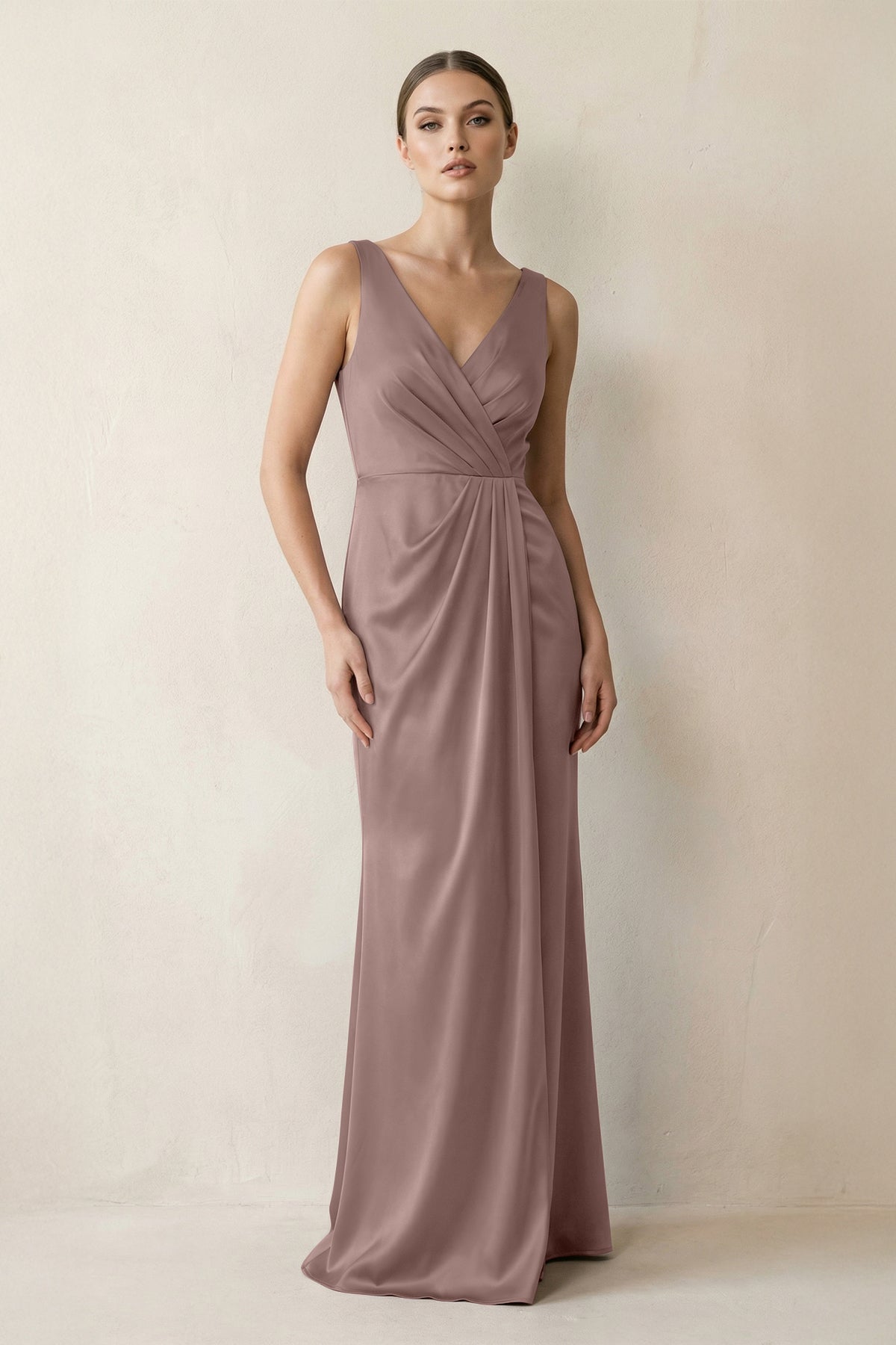 Robe demoiselle d’honneur toffee longue col V sans manches froncée - Harana