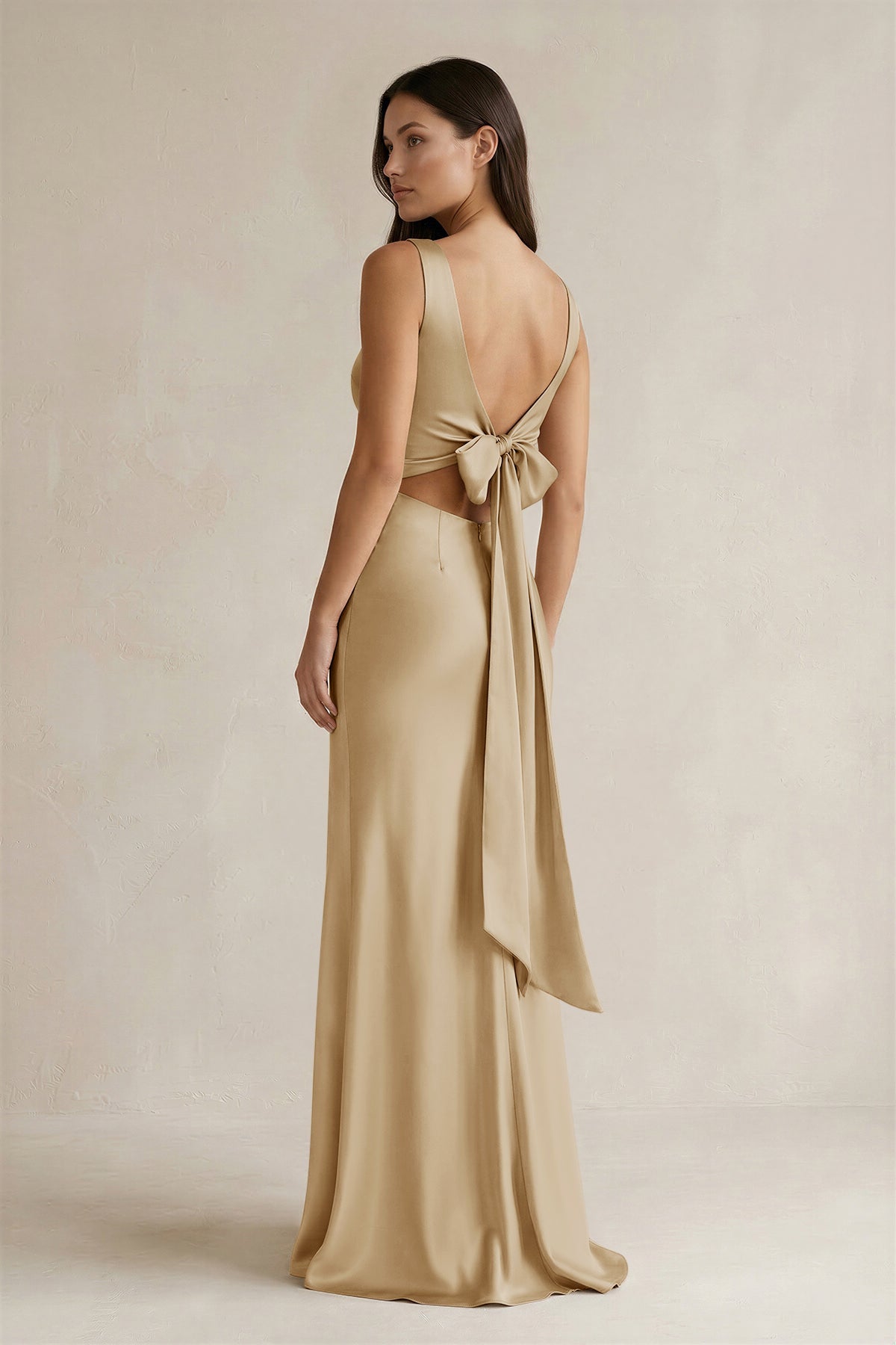 Robe demoiselle d’honneur champagne longue col V sans manches effet drapé - Harana