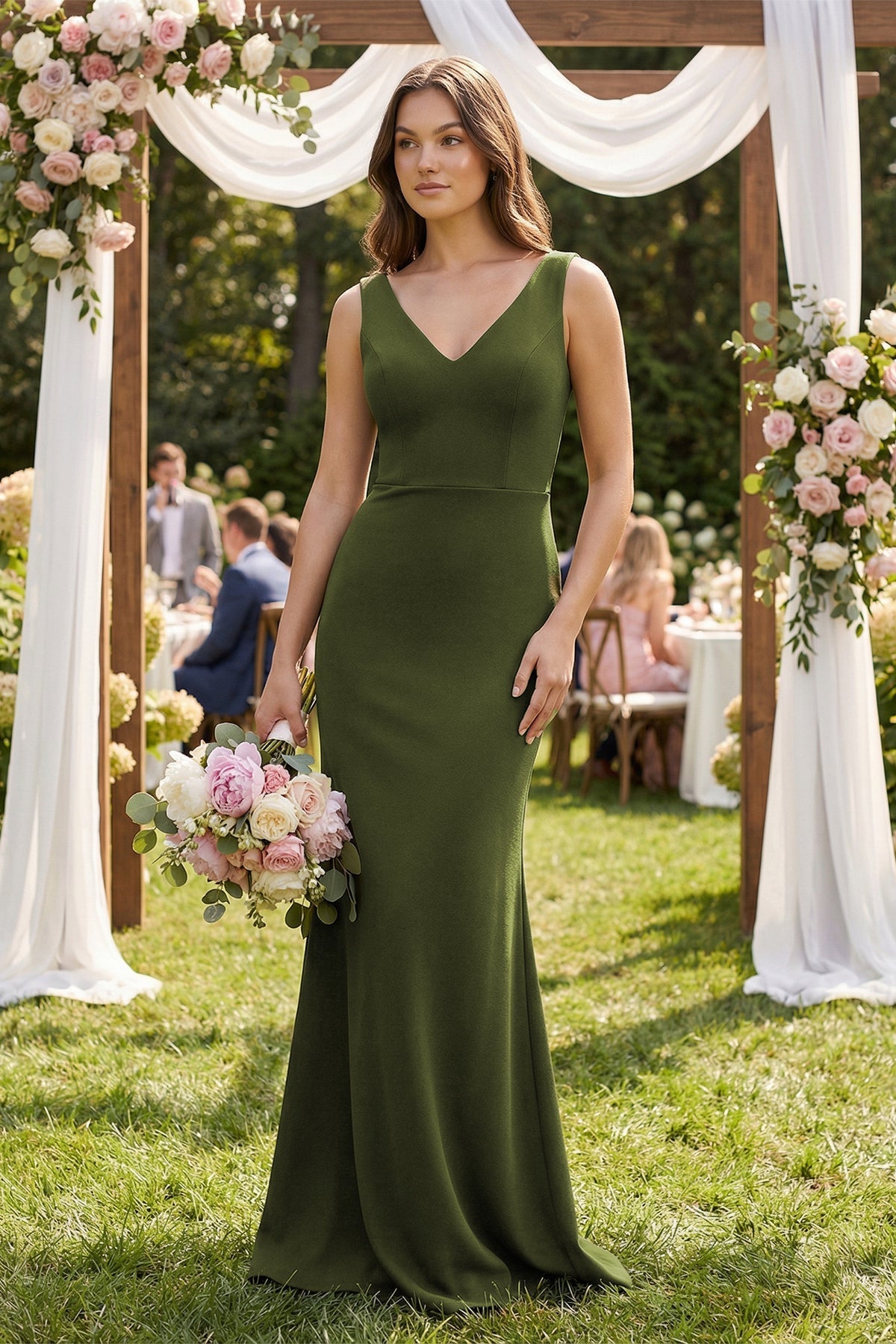 Robe demoiselle d’honneur olive longue col V sans manches froncée - Harana
