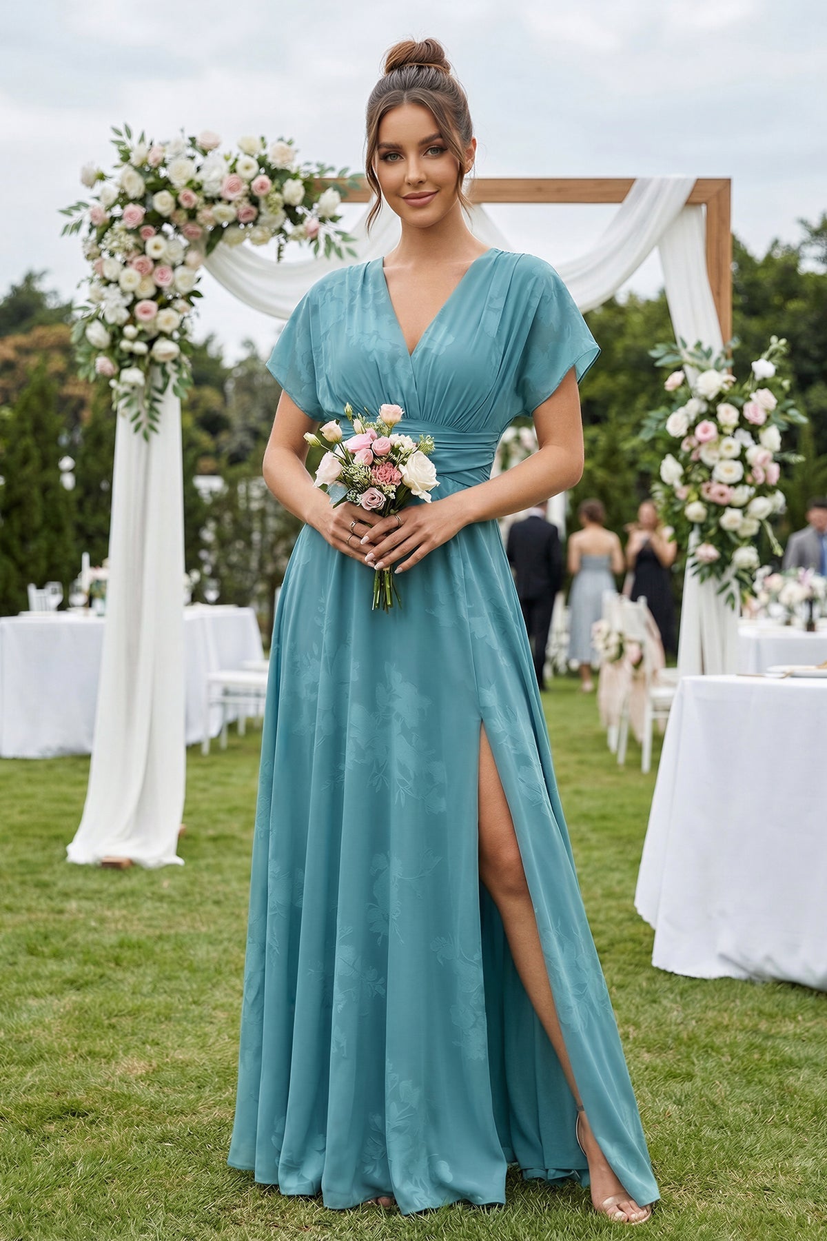 Robe demoiselle d’honneur adriatic blue longue col V manches courtes avec fente - Harana