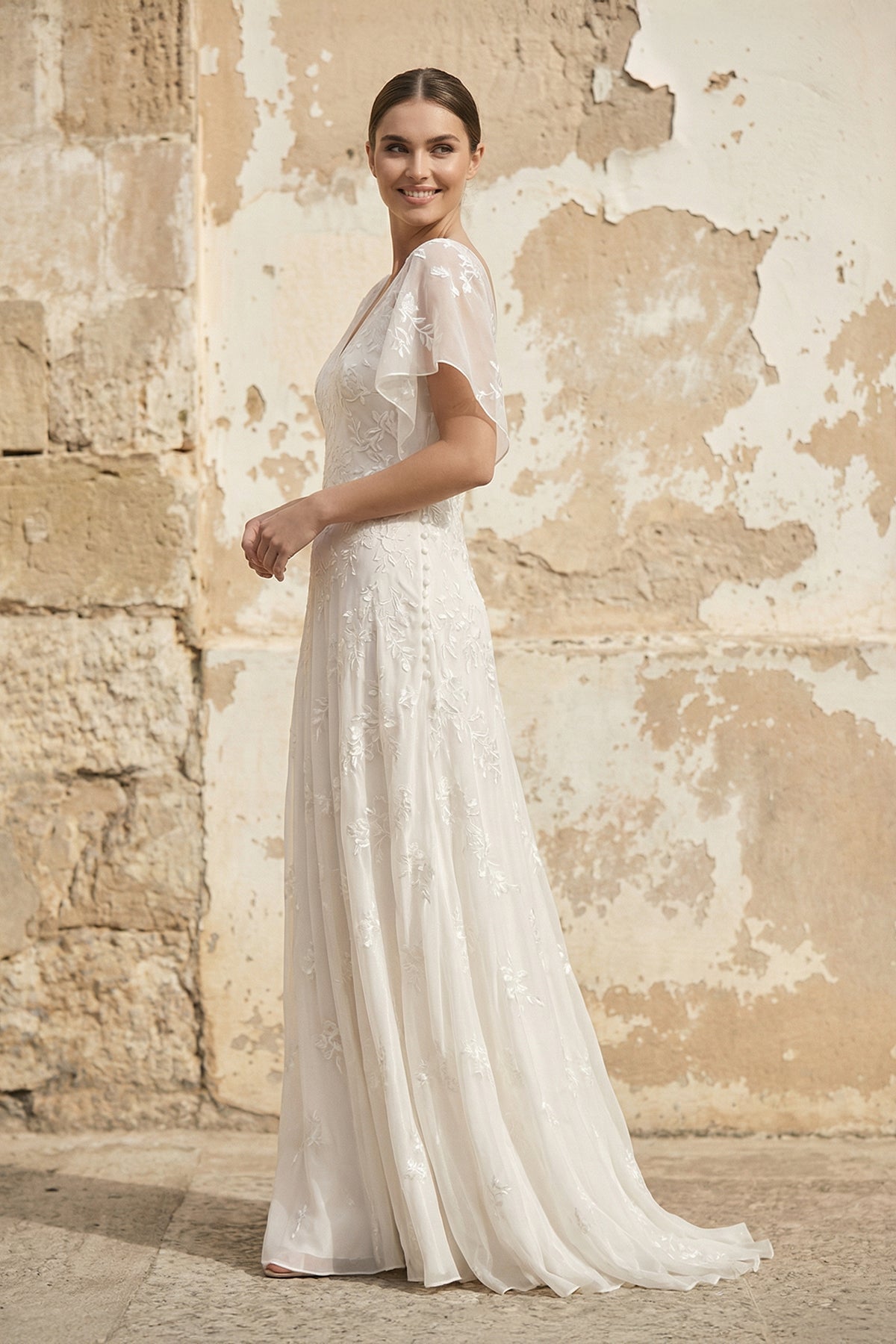 Robe de mariée ivoire trapèze dentelle col V manches courtes - Harana
