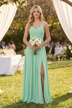 Robe demoiselle d’honneur pale pistachio longue à fines bretelles col V sans manches - Harana