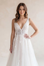 Robe de mariée blanche trapèze en tulle à col V sans manches - Harana
