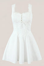 Robe blanche courte en coton coupe trapèze ornée de volants - Harana